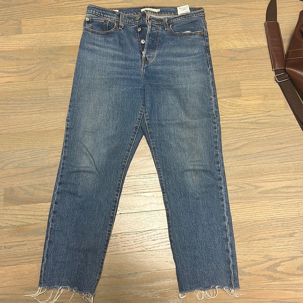 Levis - wedgie straight jeans - sz 28